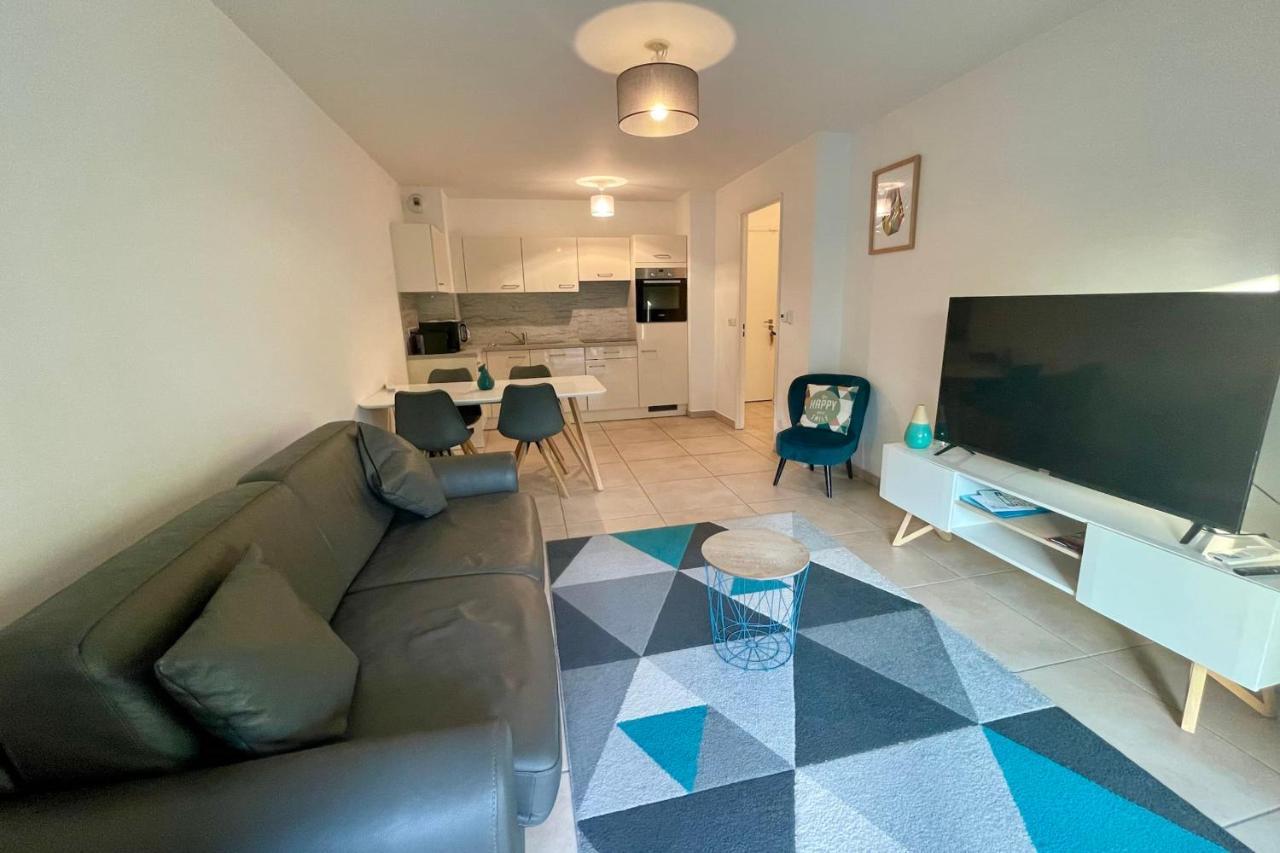 Oxford 1 Bedroom Apartment In A Brand New Building With A Pool Cannes Esterno foto